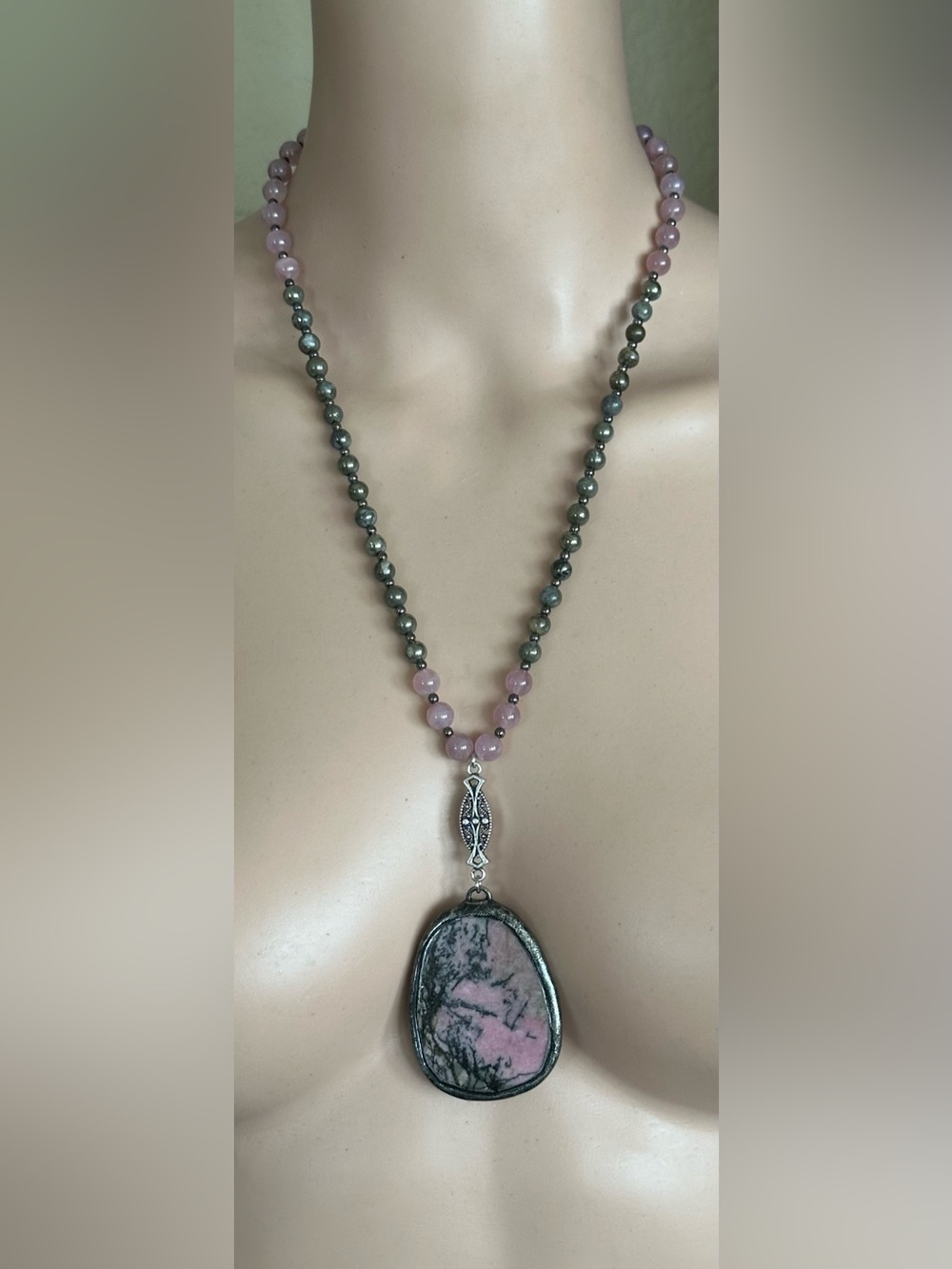 28-1/2 inch Cherry Quartz and Rhodonite Crystal bead necklace NWOT